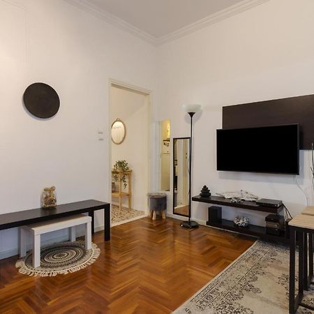 Classic And Modern Apartment In Афины Экстерьер фото
