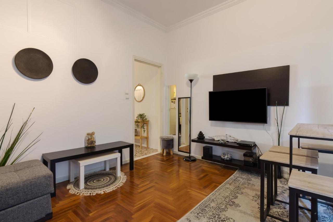 Classic And Modern Apartment In Афины Экстерьер фото