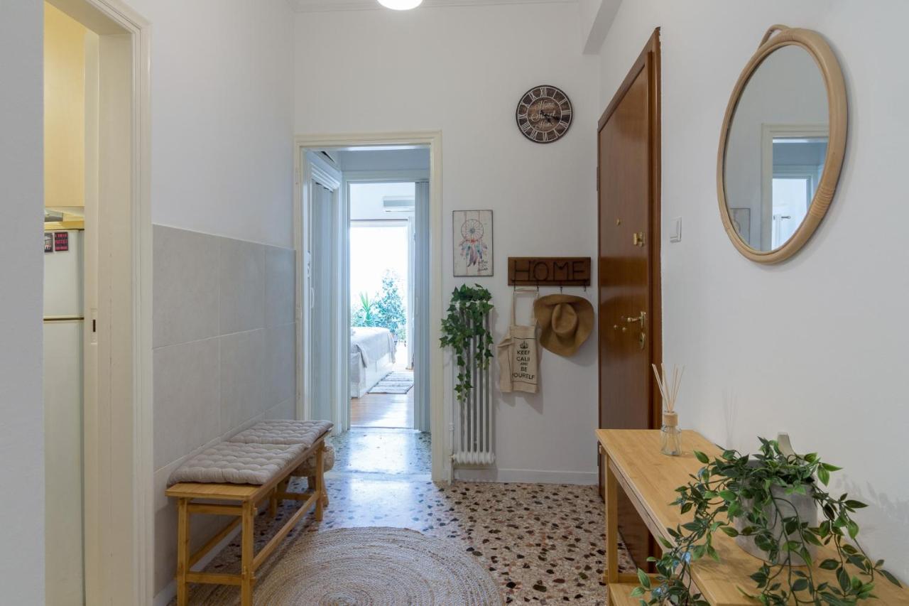 Classic And Modern Apartment In Афины Экстерьер фото