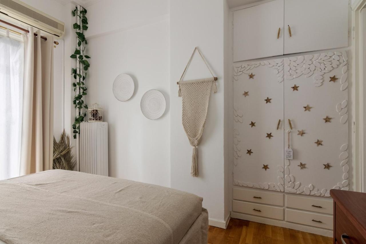 Classic And Modern Apartment In Афины Экстерьер фото