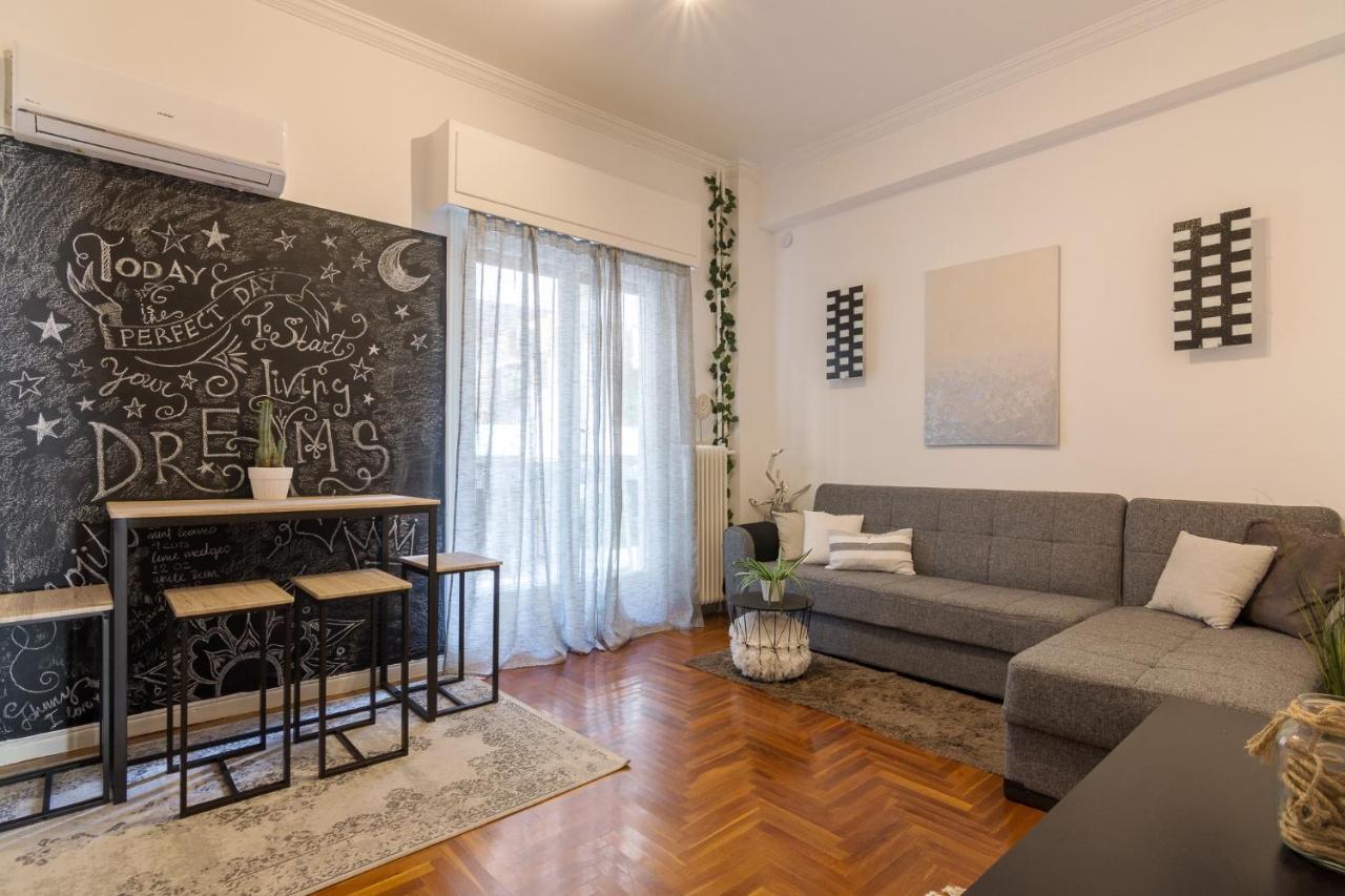 Classic And Modern Apartment In Афины Экстерьер фото